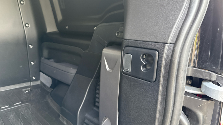 Land Rover Defender 90 Diesel 3.0 D200 Hard Top Auto